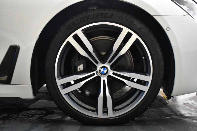 BMW 7シリーズ 740i Mｽﾎﾟｰﾂ ｻﾝﾙｰﾌ ﾚｰｻﾞｰLEDﾍｯﾄﾞﾗｲﾄ 全席ﾋｰﾀｰ 前席ﾏｯｻｰｼﾞ&ﾍﾞﾝﾁﾚｰｼｮﾝ付茶革 20AW ACC HUD ﾊｰﾏﾝｶｰﾄﾞﾝ ﾀｯﾁﾊﾟﾈﾙﾅﾋﾞ3Dﾋﾞｭｰﾌﾙｾｸﾞ LCW 液晶ﾒｰﾀｰ 20AW 車線逸脱&歩行者警告 衝突軽減ﾌﾞﾚｰｷ 電動ﾄﾗﾝｸ 2年保証