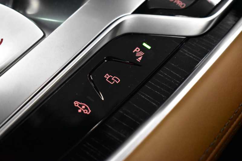 BMW 7シリーズ 740i Mｽﾎﾟｰﾂ ｻﾝﾙｰﾌ ﾚｰｻﾞｰLEDﾍｯﾄﾞﾗｲﾄ 全席ﾋｰﾀｰ 前席ﾏｯｻｰｼﾞ&ﾍﾞﾝﾁﾚｰｼｮﾝ付茶革 20AW ACC HUD ﾊｰﾏﾝｶｰﾄﾞﾝ ﾀｯﾁﾊﾟﾈﾙﾅﾋﾞ3Dﾋﾞｭｰﾌﾙｾｸﾞ LCW 液晶ﾒｰﾀｰ 20AW 車線逸脱&歩行者警告 衝突軽減ﾌﾞﾚｰｷ 電動ﾄﾗﾝｸ 2年保証