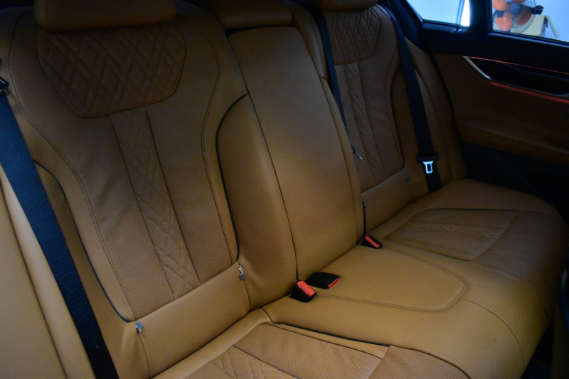 BMW 7シリーズ 740i Mｽﾎﾟｰﾂ ｻﾝﾙｰﾌ ﾚｰｻﾞｰLEDﾍｯﾄﾞﾗｲﾄ 全席ﾋｰﾀｰ 前席ﾏｯｻｰｼﾞ&ﾍﾞﾝﾁﾚｰｼｮﾝ付茶革 20AW ACC HUD ﾊｰﾏﾝｶｰﾄﾞﾝ ﾀｯﾁﾊﾟﾈﾙﾅﾋﾞ3Dﾋﾞｭｰﾌﾙｾｸﾞ LCW 液晶ﾒｰﾀｰ 20AW 車線逸脱&歩行者警告 衝突軽減ﾌﾞﾚｰｷ 電動ﾄﾗﾝｸ 2年保証