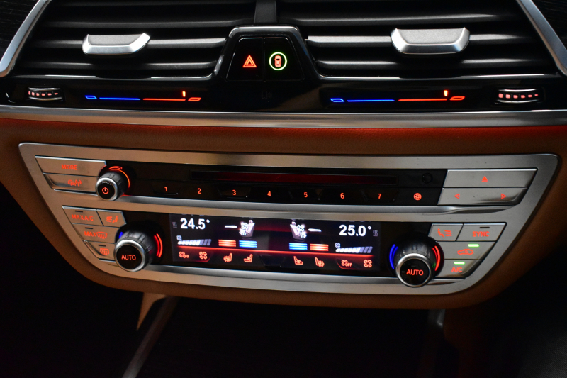 BMW 7シリーズ 740i Mｽﾎﾟｰﾂ ｻﾝﾙｰﾌ ﾚｰｻﾞｰLEDﾍｯﾄﾞﾗｲﾄ 全席ﾋｰﾀｰ 前席ﾏｯｻｰｼﾞ&ﾍﾞﾝﾁﾚｰｼｮﾝ付茶革 20AW ACC HUD ﾊｰﾏﾝｶｰﾄﾞﾝ ﾀｯﾁﾊﾟﾈﾙﾅﾋﾞ3Dﾋﾞｭｰﾌﾙｾｸﾞ LCW 液晶ﾒｰﾀｰ 20AW 車線逸脱&歩行者警告 衝突軽減ﾌﾞﾚｰｷ 電動ﾄﾗﾝｸ 2年保証