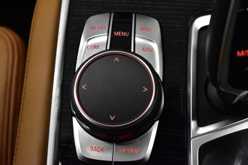 BMW 7シリーズ 740i Mｽﾎﾟｰﾂ ｻﾝﾙｰﾌ ﾚｰｻﾞｰLEDﾍｯﾄﾞﾗｲﾄ 全席ﾋｰﾀｰ 前席ﾏｯｻｰｼﾞ&ﾍﾞﾝﾁﾚｰｼｮﾝ付茶革 20AW ACC HUD ﾊｰﾏﾝｶｰﾄﾞﾝ ﾀｯﾁﾊﾟﾈﾙﾅﾋﾞ3Dﾋﾞｭｰﾌﾙｾｸﾞ LCW 液晶ﾒｰﾀｰ 20AW 車線逸脱&歩行者警告 衝突軽減ﾌﾞﾚｰｷ 電動ﾄﾗﾝｸ 2年保証