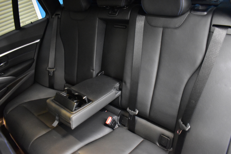 BMW 3シリーズ 320dﾂｰﾘﾝｸﾞ Mｽﾎﾟｰﾂｴﾃﾞｨｼｮﾝｼｬﾄﾞｰ LCI後期限定8C20ｴﾝｼﾞﾝ ﾋｰﾀｰ付黒革 専用ﾀﾞｰｸLEDﾍｯﾄﾞﾗｲﾄ&ﾃｰﾙ 液晶ﾒｰﾀｰ 追従ACC ﾀｯﾁﾊﾟﾈﾙHDDﾅﾋﾞ 車線変更&逸脱&歩行者警告 衝突軽減ﾌﾞﾚｰｷ  19AW 電動Rｹﾞｰﾄ 前後PDC Bｶﾒﾗ  2年保証