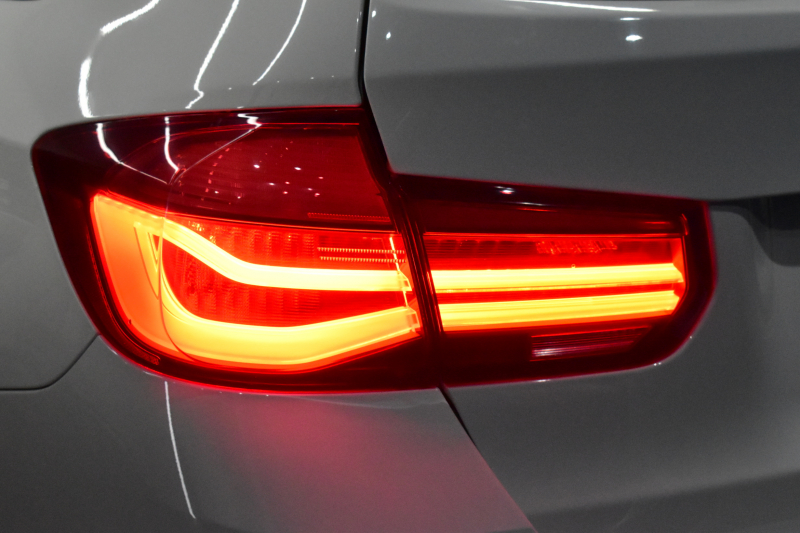 BMW 3シリーズ 320dﾂｰﾘﾝｸﾞ Mｽﾎﾟｰﾂｴﾃﾞｨｼｮﾝｼｬﾄﾞｰ LCI後期限定8C20ｴﾝｼﾞﾝ ﾋｰﾀｰ付黒革 専用ﾀﾞｰｸLEDﾍｯﾄﾞﾗｲﾄ&ﾃｰﾙ 液晶ﾒｰﾀｰ 追従ACC ﾀｯﾁﾊﾟﾈﾙHDDﾅﾋﾞ 車線変更&逸脱&歩行者警告 衝突軽減ﾌﾞﾚｰｷ  19AW 電動Rｹﾞｰﾄ 前後PDC Bｶﾒﾗ  2年保証