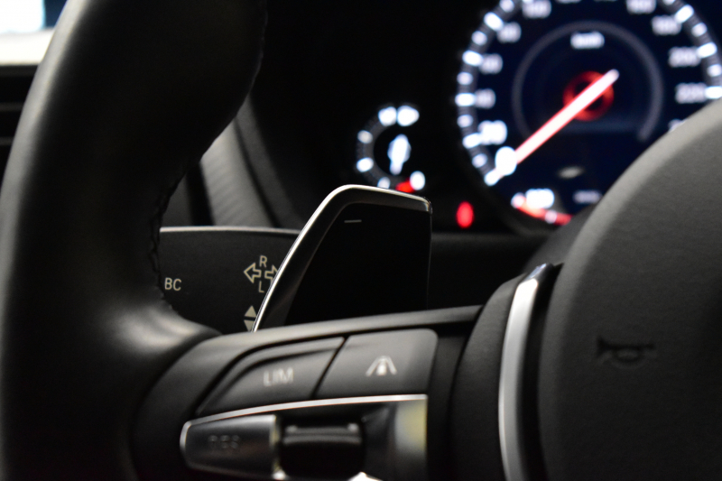 BMW 3シリーズ 320dﾂｰﾘﾝｸﾞ Mｽﾎﾟｰﾂｴﾃﾞｨｼｮﾝｼｬﾄﾞｰ LCI後期限定8C20ｴﾝｼﾞﾝ ﾋｰﾀｰ付黒革 専用ﾀﾞｰｸLEDﾍｯﾄﾞﾗｲﾄ&ﾃｰﾙ 液晶ﾒｰﾀｰ 追従ACC ﾀｯﾁﾊﾟﾈﾙHDDﾅﾋﾞ 車線変更&逸脱&歩行者警告 衝突軽減ﾌﾞﾚｰｷ  19AW 電動Rｹﾞｰﾄ 前後PDC Bｶﾒﾗ  2年保証