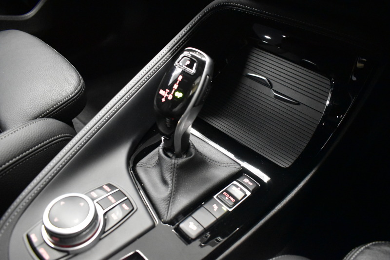 BMW X1 Xdrive18d Mｽﾎﾟｰﾂ LCI後期 ﾌｪｲｽﾘﾌﾄ後 1ｵｰﾅｰ 4WD ｾﾚｸﾄ&ｱﾄﾞﾊﾞﾝｽﾄﾞｱｸﾃｨﾌﾞｾｰﾌﾃｨ&ﾊｲﾗｲﾝ&ｺﾝﾌｫｰﾄP ﾊﾟﾉﾗﾏｶﾞﾗｽｻﾝﾙｰﾌ ACC ﾋｰﾀｰ付電動黒革 LEDﾍｯﾄﾞﾗｲﾄ 18AW 車線逸脱&歩行者警告 衝突軽減B ﾀｯﾁﾊﾟﾈﾙﾅﾋﾞ Bｶﾒﾗ 電動Rｹﾞｰﾄ 2年保証