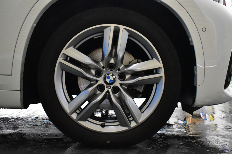 BMW X1 Xdrive18d Mｽﾎﾟｰﾂ LCI後期 ﾌｪｲｽﾘﾌﾄ後 1ｵｰﾅｰ 4WD ｾﾚｸﾄ&ｱﾄﾞﾊﾞﾝｽﾄﾞｱｸﾃｨﾌﾞｾｰﾌﾃｨ&ﾊｲﾗｲﾝ&ｺﾝﾌｫｰﾄP ﾊﾟﾉﾗﾏｶﾞﾗｽｻﾝﾙｰﾌ ACC ﾋｰﾀｰ付電動黒革 LEDﾍｯﾄﾞﾗｲﾄ 18AW 車線逸脱&歩行者警告 衝突軽減B ﾀｯﾁﾊﾟﾈﾙﾅﾋﾞ Bｶﾒﾗ 電動Rｹﾞｰﾄ 2年保証