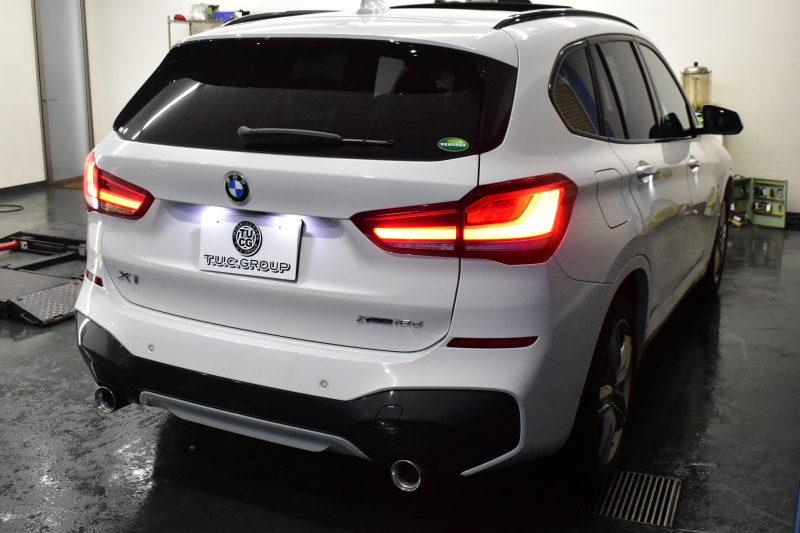 BMW X1 Xdrive18d Mｽﾎﾟｰﾂ LCI後期 ﾌｪｲｽﾘﾌﾄ後 1ｵｰﾅｰ 4WD ｾﾚｸﾄ&ｱﾄﾞﾊﾞﾝｽﾄﾞｱｸﾃｨﾌﾞｾｰﾌﾃｨ&ﾊｲﾗｲﾝ&ｺﾝﾌｫｰﾄP ﾊﾟﾉﾗﾏｶﾞﾗｽｻﾝﾙｰﾌ ACC ﾋｰﾀｰ付電動黒革 LEDﾍｯﾄﾞﾗｲﾄ 18AW 車線逸脱&歩行者警告 衝突軽減B ﾀｯﾁﾊﾟﾈﾙﾅﾋﾞ Bｶﾒﾗ 電動Rｹﾞｰﾄ 2年保証