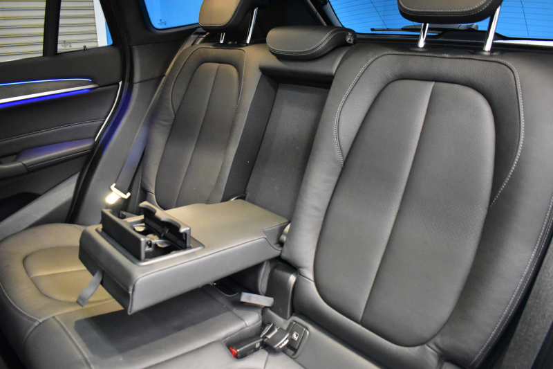 BMW X1 Xdrive18d Mｽﾎﾟｰﾂ LCI後期 ﾌｪｲｽﾘﾌﾄ後 1ｵｰﾅｰ 4WD ｾﾚｸﾄ&ｱﾄﾞﾊﾞﾝｽﾄﾞｱｸﾃｨﾌﾞｾｰﾌﾃｨ&ﾊｲﾗｲﾝ&ｺﾝﾌｫｰﾄP ﾊﾟﾉﾗﾏｶﾞﾗｽｻﾝﾙｰﾌ ACC ﾋｰﾀｰ付電動黒革 LEDﾍｯﾄﾞﾗｲﾄ 18AW 車線逸脱&歩行者警告 衝突軽減B ﾀｯﾁﾊﾟﾈﾙﾅﾋﾞ Bｶﾒﾗ 電動Rｹﾞｰﾄ 2年保証