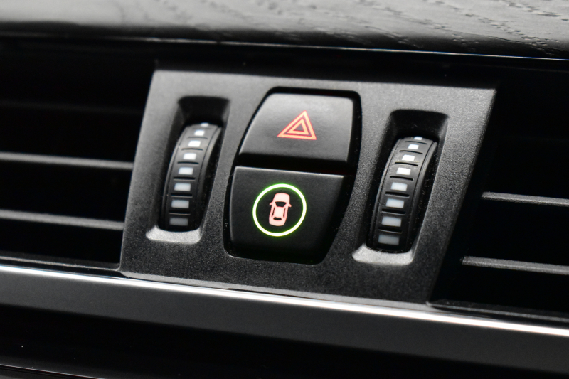 BMW X1 Xdrive18d Mｽﾎﾟｰﾂ LCI後期 ﾌｪｲｽﾘﾌﾄ後 1ｵｰﾅｰ 4WD ｾﾚｸﾄ&ｱﾄﾞﾊﾞﾝｽﾄﾞｱｸﾃｨﾌﾞｾｰﾌﾃｨ&ﾊｲﾗｲﾝ&ｺﾝﾌｫｰﾄP ﾊﾟﾉﾗﾏｶﾞﾗｽｻﾝﾙｰﾌ ACC ﾋｰﾀｰ付電動黒革 LEDﾍｯﾄﾞﾗｲﾄ 18AW 車線逸脱&歩行者警告 衝突軽減B ﾀｯﾁﾊﾟﾈﾙﾅﾋﾞ Bｶﾒﾗ 電動Rｹﾞｰﾄ 2年保証