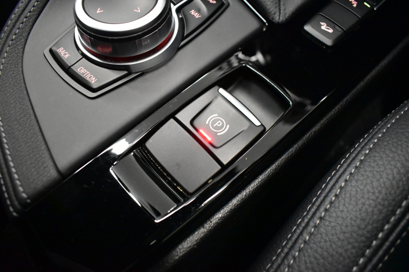 BMW X1 Xdrive18d Mｽﾎﾟｰﾂ LCI後期 ﾌｪｲｽﾘﾌﾄ後 1ｵｰﾅｰ 4WD ｾﾚｸﾄ&ｱﾄﾞﾊﾞﾝｽﾄﾞｱｸﾃｨﾌﾞｾｰﾌﾃｨ&ﾊｲﾗｲﾝ&ｺﾝﾌｫｰﾄP ﾊﾟﾉﾗﾏｶﾞﾗｽｻﾝﾙｰﾌ ACC ﾋｰﾀｰ付電動黒革 LEDﾍｯﾄﾞﾗｲﾄ 18AW 車線逸脱&歩行者警告 衝突軽減B ﾀｯﾁﾊﾟﾈﾙﾅﾋﾞ Bｶﾒﾗ 電動Rｹﾞｰﾄ 2年保証