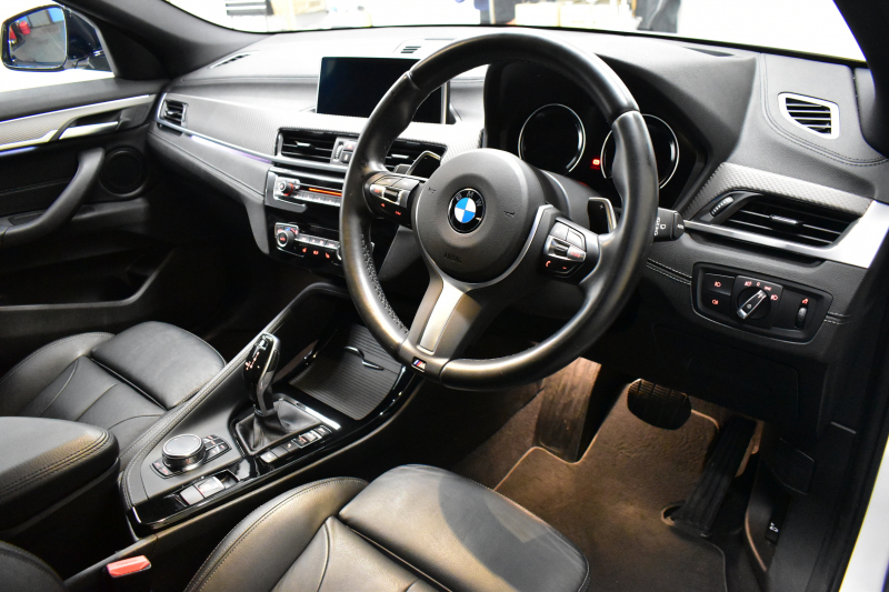 BMW X2 xDrive 20i MｽﾎﾟｰﾂX 4WD ﾊｲﾗｲﾝ&ｱﾄﾞﾊﾞﾝｽﾄﾞｱｸﾃｨﾌﾞｾｰﾌﾃｨ-&ｺﾝﾌｫｰﾄP LEDﾍｯﾄﾞﾗｲﾄ 追従ACC HUD ﾋｰﾀｰ付電動黒革 社外ﾌﾙｾｸﾞ 衝突軽減ﾌﾞﾚｰｷ ﾀｯﾁﾊﾟﾈﾙHDDﾅﾋﾞBｶﾒﾗ 前後PDC Pｱｼｽﾄ 電動Rｹﾞｰﾄ 20AW 2年保証