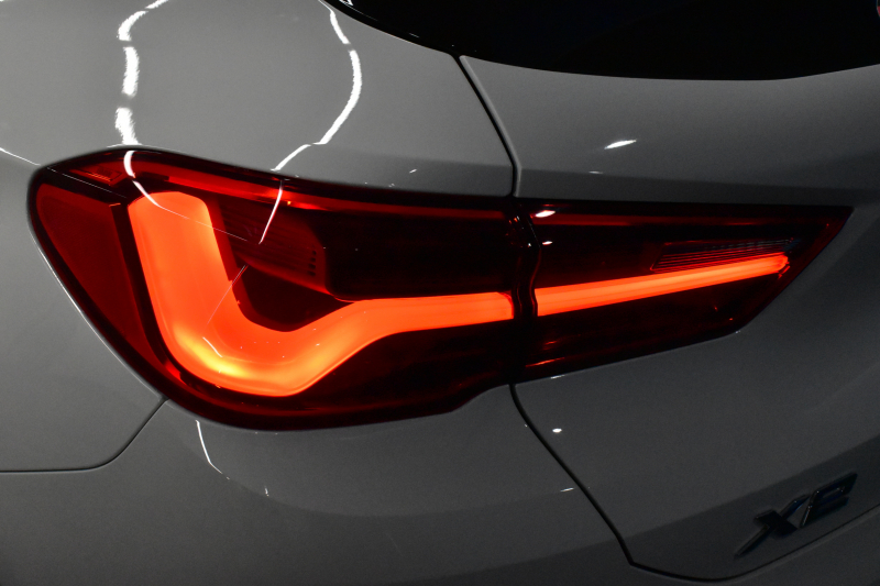 BMW X2 xDrive 20i MｽﾎﾟｰﾂX 4WD ﾊｲﾗｲﾝ&ｱﾄﾞﾊﾞﾝｽﾄﾞｱｸﾃｨﾌﾞｾｰﾌﾃｨ-&ｺﾝﾌｫｰﾄP LEDﾍｯﾄﾞﾗｲﾄ 追従ACC HUD ﾋｰﾀｰ付電動黒革 社外ﾌﾙｾｸﾞ 衝突軽減ﾌﾞﾚｰｷ ﾀｯﾁﾊﾟﾈﾙHDDﾅﾋﾞBｶﾒﾗ 前後PDC Pｱｼｽﾄ 電動Rｹﾞｰﾄ 20AW 2年保証