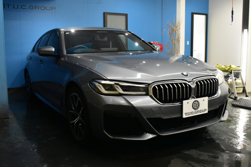 BMW 5シリーズ 530e Mｽﾎﾟｰﾂ LCI後期 PHEV ｴｸｽｸﾙｰｼﾌﾞﾅｯﾊﾟﾚｻﾞｰP 全席ﾋｰﾀｰ&Fﾍﾞﾝﾁﾚｰｼｮﾝ付ﾌﾞﾗｯｸﾅｯﾊﾟﾚｻﾞｰ LEDﾍｯﾄﾞﾗｲﾄ 可変ｻｽﾍﾟﾝｼｮﾝ ﾗｲﾌﾞｺｸﾋﾟｯﾄ ACC HUD LCW ﾀｯﾁﾊﾟﾈﾙﾅﾋﾞ全周囲ｶﾒﾗ ﾌﾙｾｸﾞ 電動ﾄﾗﾝｸ Mｽﾎﾟｰﾂﾌﾞﾚｰｷ  2年保証