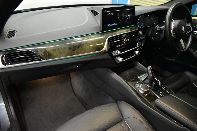 BMW 5シリーズ 530e Mｽﾎﾟｰﾂ LCI後期 PHEV ｴｸｽｸﾙｰｼﾌﾞﾅｯﾊﾟﾚｻﾞｰP 全席ﾋｰﾀｰ&Fﾍﾞﾝﾁﾚｰｼｮﾝ付ﾌﾞﾗｯｸﾅｯﾊﾟﾚｻﾞｰ LEDﾍｯﾄﾞﾗｲﾄ 可変ｻｽﾍﾟﾝｼｮﾝ ﾗｲﾌﾞｺｸﾋﾟｯﾄ ACC HUD LCW ﾀｯﾁﾊﾟﾈﾙﾅﾋﾞ全周囲ｶﾒﾗ ﾌﾙｾｸﾞ 電動ﾄﾗﾝｸ Mｽﾎﾟｰﾂﾌﾞﾚｰｷ  2年保証