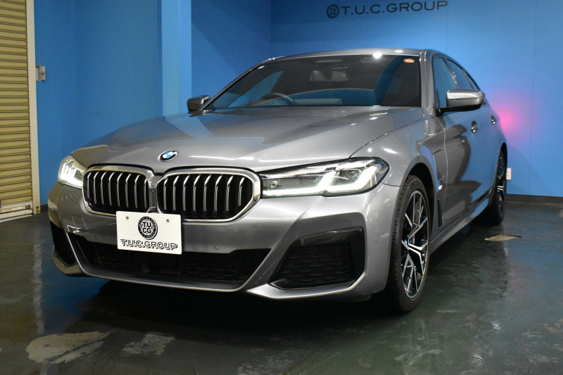 BMW 5シリーズ 530e Mｽﾎﾟｰﾂ LCI後期 PHEV ｴｸｽｸﾙｰｼﾌﾞﾅｯﾊﾟﾚｻﾞｰP 全席ﾋｰﾀｰ&Fﾍﾞﾝﾁﾚｰｼｮﾝ付ﾌﾞﾗｯｸﾅｯﾊﾟﾚｻﾞｰ LEDﾍｯﾄﾞﾗｲﾄ 可変ｻｽﾍﾟﾝｼｮﾝ ﾗｲﾌﾞｺｸﾋﾟｯﾄ ACC HUD LCW ﾀｯﾁﾊﾟﾈﾙﾅﾋﾞ全周囲ｶﾒﾗ ﾌﾙｾｸﾞ 電動ﾄﾗﾝｸ Mｽﾎﾟｰﾂﾌﾞﾚｰｷ  2年保証