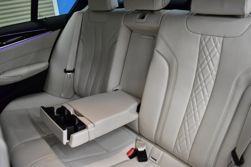 BMW 5シリーズ 530e Mｽﾎﾟｰﾂ LCI後期 PHEV ｴｸｽｸﾙｰｼﾌﾞﾅｯﾊﾟﾚｻﾞｰP 全席ﾋｰﾀｰ&Fﾍﾞﾝﾁﾚｰｼｮﾝ付ｱｲﾎﾞﾘｰﾅｯﾊﾟﾚｻﾞｰ LEDﾍｯﾄﾞﾗｲﾄ 可変ｻｽﾍﾟﾝｼｮﾝ ﾗｲﾌﾞｺｸﾋﾟｯﾄ ACC HUD LCW ﾀｯﾁﾊﾟﾈﾙﾅﾋﾞ全周囲ｶﾒﾗ ﾌﾙｾｸﾞ 電動ﾄﾗﾝｸ Mｽﾎﾟｰﾂﾌﾞﾚｰｷ  2年保証