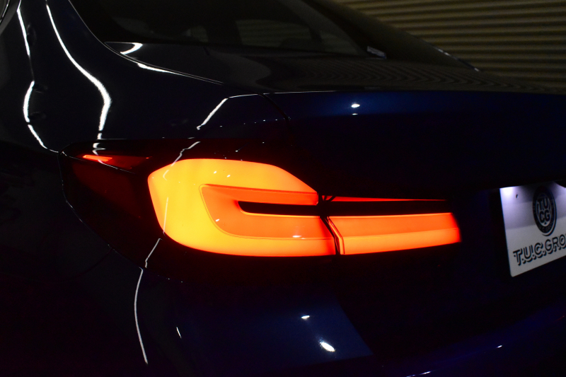 BMW 5シリーズ 530e Mｽﾎﾟｰﾂ LCI後期 PHEV ｴｸｽｸﾙｰｼﾌﾞﾅｯﾊﾟﾚｻﾞｰP 全席ﾋｰﾀｰ&Fﾍﾞﾝﾁﾚｰｼｮﾝ付ｱｲﾎﾞﾘｰﾅｯﾊﾟﾚｻﾞｰ LEDﾍｯﾄﾞﾗｲﾄ 可変ｻｽﾍﾟﾝｼｮﾝ ﾗｲﾌﾞｺｸﾋﾟｯﾄ ACC HUD LCW ﾀｯﾁﾊﾟﾈﾙﾅﾋﾞ全周囲ｶﾒﾗ ﾌﾙｾｸﾞ 電動ﾄﾗﾝｸ Mｽﾎﾟｰﾂﾌﾞﾚｰｷ  2年保証