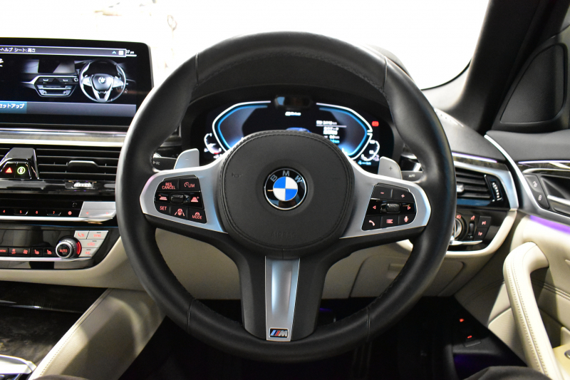 BMW 5シリーズ 530e Mｽﾎﾟｰﾂ LCI後期 PHEV ｴｸｽｸﾙｰｼﾌﾞﾅｯﾊﾟﾚｻﾞｰP 全席ﾋｰﾀｰ&Fﾍﾞﾝﾁﾚｰｼｮﾝ付ｱｲﾎﾞﾘｰﾅｯﾊﾟﾚｻﾞｰ LEDﾍｯﾄﾞﾗｲﾄ 可変ｻｽﾍﾟﾝｼｮﾝ ﾗｲﾌﾞｺｸﾋﾟｯﾄ ACC HUD LCW ﾀｯﾁﾊﾟﾈﾙﾅﾋﾞ全周囲ｶﾒﾗ ﾌﾙｾｸﾞ 電動ﾄﾗﾝｸ Mｽﾎﾟｰﾂﾌﾞﾚｰｷ  2年保証