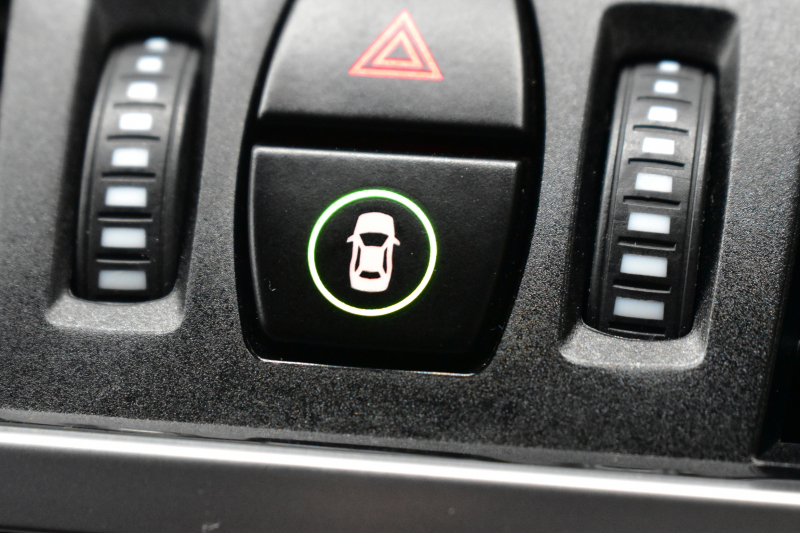 BMW X1 Xdrive20i Mｽﾎﾟｰﾂ 4WD 中期ﾓﾃﾞﾙ  ｱﾄﾞﾊﾞﾝｽﾄﾞｱｸﾃｨﾌﾞｾｰﾌﾃｨP 追従ACC HUD ﾋｰﾀｰ付電動黒革 ﾀｯﾁﾊﾟﾈﾙﾅﾋﾞBｶﾒﾗ Pｱｼｽﾄ前後PDC LEDﾍｯﾄﾞﾗｲﾄ 衝突軽減 車線逸脱&歩行者警告 電動Rｹﾞｰﾄ ﾄﾞﾗﾊﾟﾌｫ 2年保証