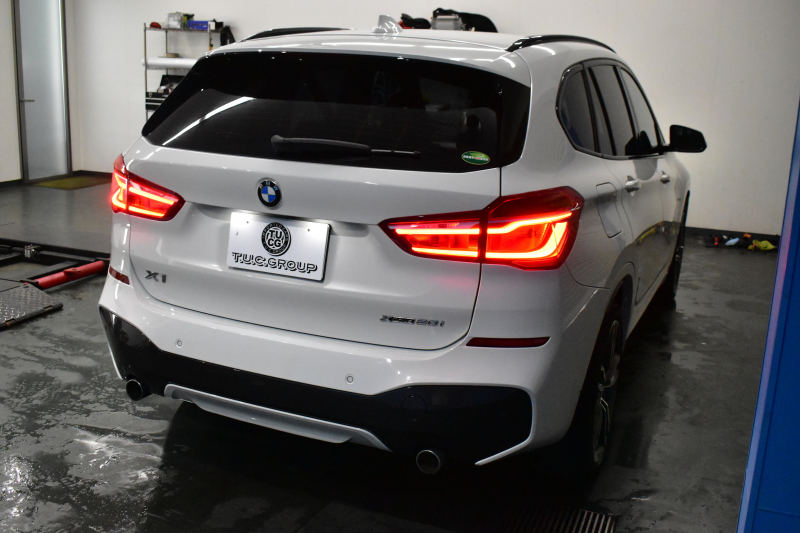 BMW X1 Xdrive20i Mｽﾎﾟｰﾂ 4WD 中期ﾓﾃﾞﾙ  ｱﾄﾞﾊﾞﾝｽﾄﾞｱｸﾃｨﾌﾞｾｰﾌﾃｨP 追従ACC HUD ﾋｰﾀｰ付電動黒革 ﾀｯﾁﾊﾟﾈﾙﾅﾋﾞBｶﾒﾗ Pｱｼｽﾄ前後PDC LEDﾍｯﾄﾞﾗｲﾄ 衝突軽減 車線逸脱&歩行者警告 電動Rｹﾞｰﾄ ﾄﾞﾗﾊﾟﾌｫ 2年保証