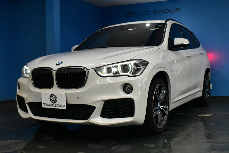 BMW X1 Xdrive20i Mｽﾎﾟｰﾂ 4WD 中期ﾓﾃﾞﾙ  ｱﾄﾞﾊﾞﾝｽﾄﾞｱｸﾃｨﾌﾞｾｰﾌﾃｨP 追従ACC HUD ﾋｰﾀｰ付電動黒革 ﾀｯﾁﾊﾟﾈﾙﾅﾋﾞBｶﾒﾗ Pｱｼｽﾄ前後PDC LEDﾍｯﾄﾞﾗｲﾄ 衝突軽減 車線逸脱&歩行者警告 電動Rｹﾞｰﾄ ﾄﾞﾗﾊﾟﾌｫ 2年保証