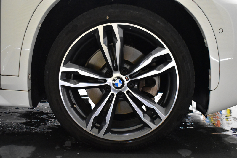 BMW X1 Xdrive20i Mｽﾎﾟｰﾂ 4WD 中期ﾓﾃﾞﾙ  ｱﾄﾞﾊﾞﾝｽﾄﾞｱｸﾃｨﾌﾞｾｰﾌﾃｨP 追従ACC HUD ﾋｰﾀｰ付電動黒革 ﾀｯﾁﾊﾟﾈﾙﾅﾋﾞBｶﾒﾗ Pｱｼｽﾄ前後PDC LEDﾍｯﾄﾞﾗｲﾄ 衝突軽減 車線逸脱&歩行者警告 電動Rｹﾞｰﾄ ﾄﾞﾗﾊﾟﾌｫ 2年保証