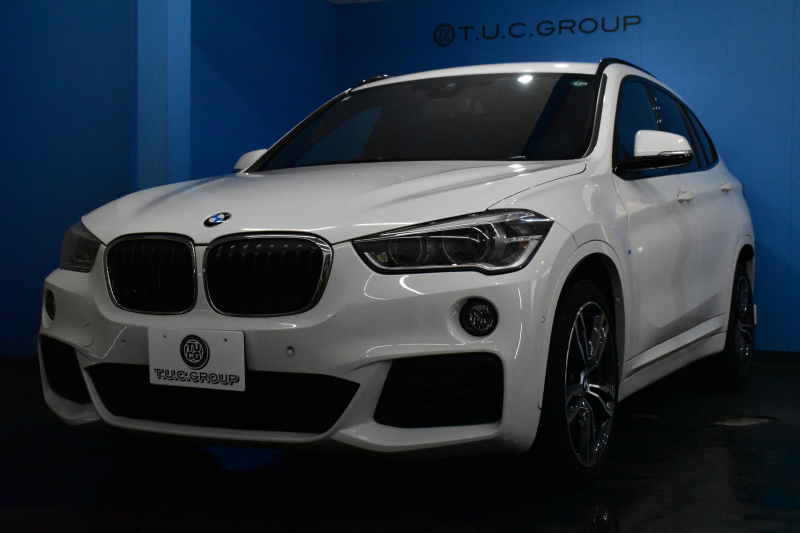 BMW X1 Xdrive20i Mｽﾎﾟｰﾂ 4WD 中期ﾓﾃﾞﾙ  ｱﾄﾞﾊﾞﾝｽﾄﾞｱｸﾃｨﾌﾞｾｰﾌﾃｨP 追従ACC HUD ﾋｰﾀｰ付電動黒革 ﾀｯﾁﾊﾟﾈﾙﾅﾋﾞBｶﾒﾗ Pｱｼｽﾄ前後PDC LEDﾍｯﾄﾞﾗｲﾄ 衝突軽減 車線逸脱&歩行者警告 電動Rｹﾞｰﾄ ﾄﾞﾗﾊﾟﾌｫ 2年保証