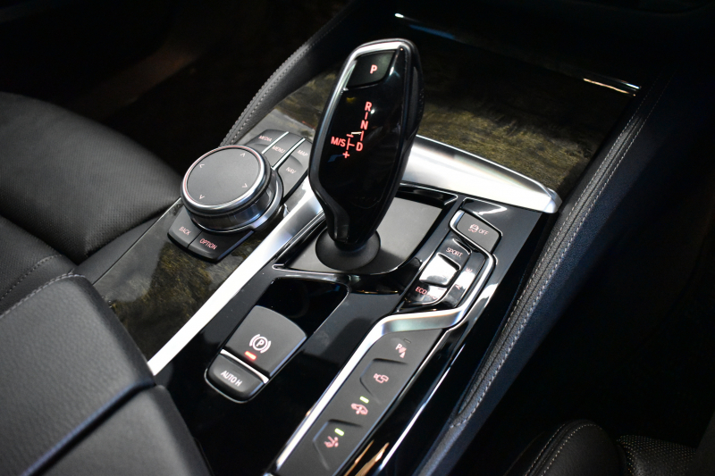 BMW 6シリーズ 640iｸﾞﾗﾝﾂｰﾘｽﾓ XﾄﾞﾗｲﾌﾞMｽﾎﾟｰﾂ 4WD ｲﾉﾍﾞｰｼｮﾝ&ｺﾝﾌｫｰﾄP ﾊﾟﾉﾗﾏｻﾝR ﾘｱｴﾝﾀｰ ﾃｲﾝﾒﾝﾄｼｽﾃﾑ 20AW LEDﾍｯﾄﾞﾗｲﾄ ACC HUD 前席ﾍﾞﾝﾁﾚｰｼｮﾝ&ﾏｯｻｰｼﾞ全席ﾋｰﾀｰ付黒革 車線変更警告 ｼﾞｪｽﾁｬｰC付ﾀｯﾁﾊﾟﾈﾙﾅﾋﾞTV 全周ｶﾒ3Dﾋﾞｭｰ 2年保証