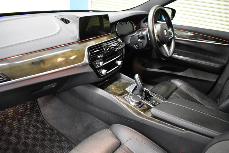 BMW 6シリーズ 640iｸﾞﾗﾝﾂｰﾘｽﾓ XﾄﾞﾗｲﾌﾞMｽﾎﾟｰﾂ 4WD ｲﾉﾍﾞｰｼｮﾝ&ｺﾝﾌｫｰﾄP ﾊﾟﾉﾗﾏｻﾝR ﾘｱｴﾝﾀｰ ﾃｲﾝﾒﾝﾄｼｽﾃﾑ 20AW LEDﾍｯﾄﾞﾗｲﾄ ACC HUD 前席ﾍﾞﾝﾁﾚｰｼｮﾝ&ﾏｯｻｰｼﾞ全席ﾋｰﾀｰ付黒革 車線変更警告 ｼﾞｪｽﾁｬｰC付ﾀｯﾁﾊﾟﾈﾙﾅﾋﾞTV 全周ｶﾒ3Dﾋﾞｭｰ 2年保証