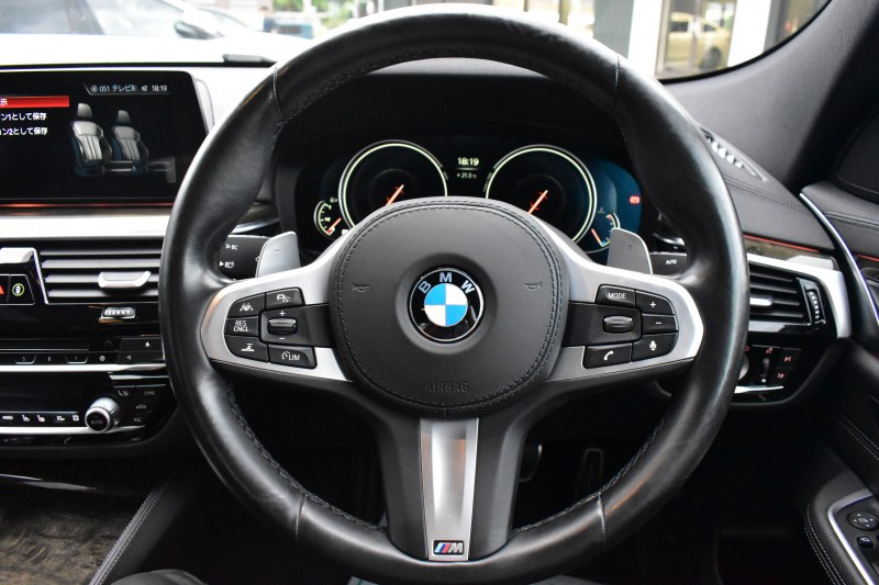 BMW 6シリーズ 640iｸﾞﾗﾝﾂｰﾘｽﾓ XﾄﾞﾗｲﾌﾞMｽﾎﾟｰﾂ 4WD ｲﾉﾍﾞｰｼｮﾝ&ｺﾝﾌｫｰﾄP ﾊﾟﾉﾗﾏｻﾝR ﾘｱｴﾝﾀｰ ﾃｲﾝﾒﾝﾄｼｽﾃﾑ 20AW LEDﾍｯﾄﾞﾗｲﾄ ACC HUD 前席ﾍﾞﾝﾁﾚｰｼｮﾝ&ﾏｯｻｰｼﾞ全席ﾋｰﾀｰ付黒革 車線変更警告 ｼﾞｪｽﾁｬｰC付ﾀｯﾁﾊﾟﾈﾙﾅﾋﾞTV 全周ｶﾒ3Dﾋﾞｭｰ 2年保証