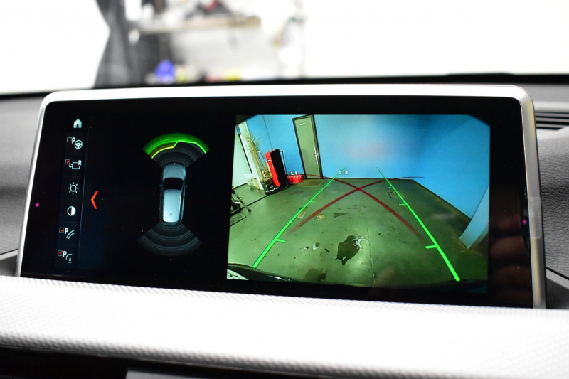 BMW X1 Xdrive20i Mｽﾎﾟｰﾂ 4WD ｱﾄﾞﾊﾞﾝｽﾄﾞｱｸﾃｨﾌﾞｾｰﾌﾃｨP 追従ACC HUD ﾋｰﾀｰ付電動黒革 ﾀｯﾁﾊﾟﾈﾙﾅﾋﾞBｶﾒﾗ Pｱｼｽﾄ前後PDC LEDﾍｯﾄﾞﾗｲﾄ 衝突軽減 車線逸脱&歩行者警告 電動Rｹﾞｰﾄ ﾄﾞﾗﾊﾟﾌｫ 2年保証