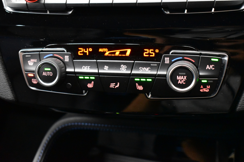 BMW X1 Xdrive20i Mｽﾎﾟｰﾂ 4WD ｱﾄﾞﾊﾞﾝｽﾄﾞｱｸﾃｨﾌﾞｾｰﾌﾃｨP 追従ACC HUD ﾋｰﾀｰ付電動黒革 ﾀｯﾁﾊﾟﾈﾙﾅﾋﾞBｶﾒﾗ Pｱｼｽﾄ前後PDC LEDﾍｯﾄﾞﾗｲﾄ 衝突軽減 車線逸脱&歩行者警告 電動Rｹﾞｰﾄ ﾄﾞﾗﾊﾟﾌｫ 2年保証