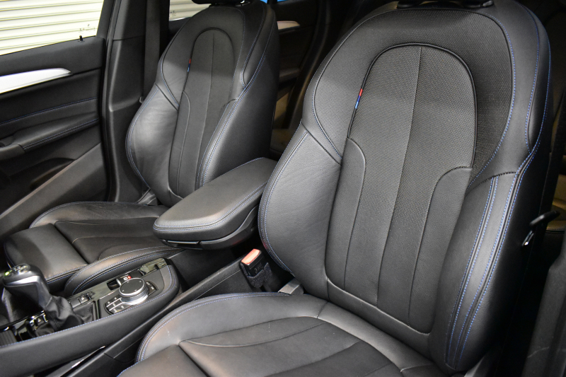 BMW X1 Xdrive20i Mｽﾎﾟｰﾂ 4WD ｱﾄﾞﾊﾞﾝｽﾄﾞｱｸﾃｨﾌﾞｾｰﾌﾃｨP 追従ACC HUD ﾋｰﾀｰ付電動黒革 ﾀｯﾁﾊﾟﾈﾙﾅﾋﾞBｶﾒﾗ Pｱｼｽﾄ前後PDC LEDﾍｯﾄﾞﾗｲﾄ 衝突軽減 車線逸脱&歩行者警告 電動Rｹﾞｰﾄ ﾄﾞﾗﾊﾟﾌｫ 2年保証