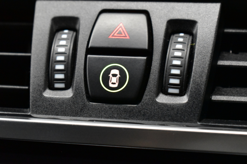 BMW X1 Xdrive20i Mｽﾎﾟｰﾂ 4WD ｱﾄﾞﾊﾞﾝｽﾄﾞｱｸﾃｨﾌﾞｾｰﾌﾃｨP 追従ACC HUD ﾋｰﾀｰ付電動黒革 ﾀｯﾁﾊﾟﾈﾙﾅﾋﾞBｶﾒﾗ Pｱｼｽﾄ前後PDC LEDﾍｯﾄﾞﾗｲﾄ 衝突軽減 車線逸脱&歩行者警告 電動Rｹﾞｰﾄ ﾄﾞﾗﾊﾟﾌｫ 2年保証