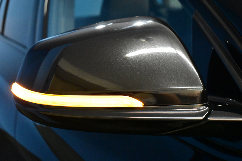 BMW X1 Xdrive20i Mｽﾎﾟｰﾂ 4WD ｱﾄﾞﾊﾞﾝｽﾄﾞｱｸﾃｨﾌﾞｾｰﾌﾃｨP 追従ACC HUD ﾋｰﾀｰ付電動黒革 ﾀｯﾁﾊﾟﾈﾙﾅﾋﾞBｶﾒﾗ Pｱｼｽﾄ前後PDC LEDﾍｯﾄﾞﾗｲﾄ 衝突軽減 車線逸脱&歩行者警告 電動Rｹﾞｰﾄ ﾄﾞﾗﾊﾟﾌｫ 2年保証