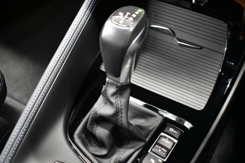 BMW X1 Xdrive20i Mｽﾎﾟｰﾂ 4WD ｱﾄﾞﾊﾞﾝｽﾄﾞｱｸﾃｨﾌﾞｾｰﾌﾃｨP 追従ACC HUD ﾋｰﾀｰ付電動黒革 ﾀｯﾁﾊﾟﾈﾙﾅﾋﾞBｶﾒﾗ Pｱｼｽﾄ前後PDC LEDﾍｯﾄﾞﾗｲﾄ 衝突軽減 車線逸脱&歩行者警告 電動Rｹﾞｰﾄ ﾄﾞﾗﾊﾟﾌｫ 2年保証