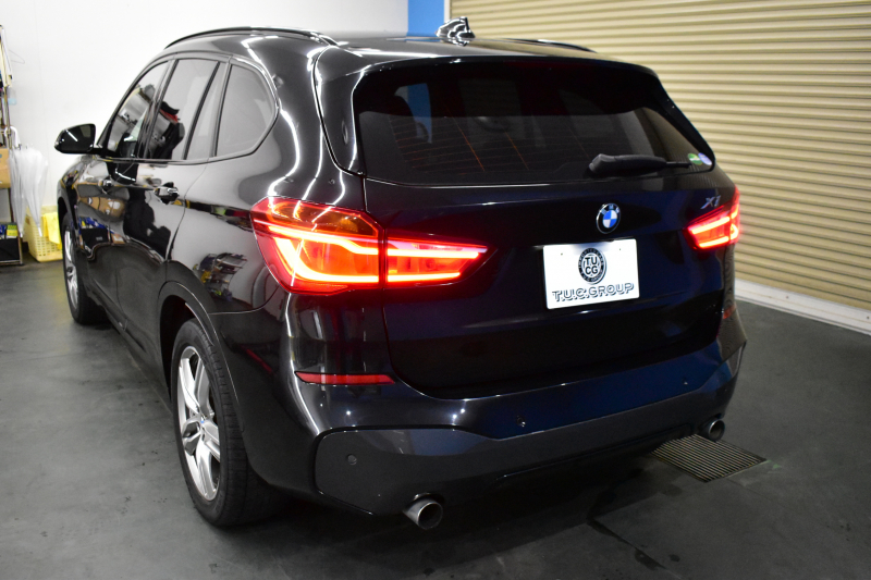 BMW X1 Xdrive20i Mｽﾎﾟｰﾂ 4WD ｱﾄﾞﾊﾞﾝｽﾄﾞｱｸﾃｨﾌﾞｾｰﾌﾃｨP 追従ACC HUD ﾋｰﾀｰ付電動黒革 ﾀｯﾁﾊﾟﾈﾙﾅﾋﾞBｶﾒﾗ Pｱｼｽﾄ前後PDC LEDﾍｯﾄﾞﾗｲﾄ 衝突軽減 車線逸脱&歩行者警告 電動Rｹﾞｰﾄ ﾄﾞﾗﾊﾟﾌｫ 2年保証