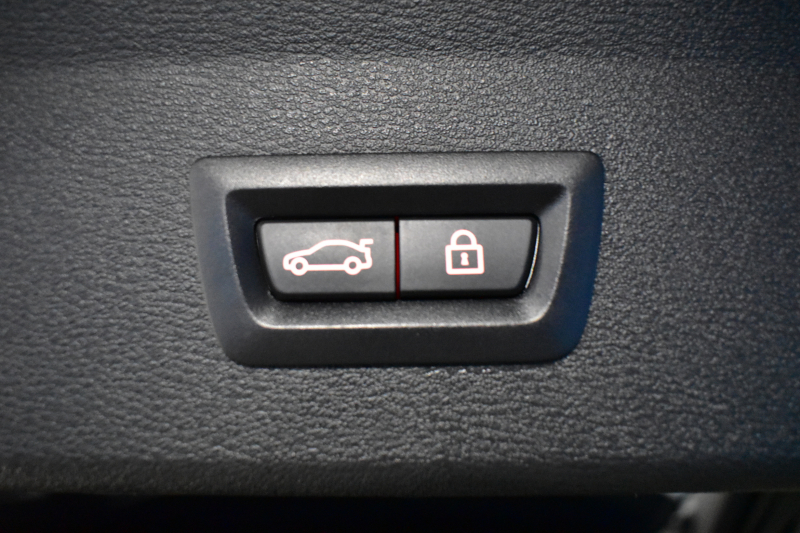 BMW X1 Xdrive20i Mｽﾎﾟｰﾂ 4WD ｱﾄﾞﾊﾞﾝｽﾄﾞｱｸﾃｨﾌﾞｾｰﾌﾃｨP 追従ACC HUD ﾋｰﾀｰ付電動黒革 ﾀｯﾁﾊﾟﾈﾙﾅﾋﾞBｶﾒﾗ Pｱｼｽﾄ前後PDC LEDﾍｯﾄﾞﾗｲﾄ 衝突軽減 車線逸脱&歩行者警告 電動Rｹﾞｰﾄ ﾄﾞﾗﾊﾟﾌｫ 2年保証