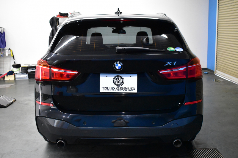 BMW X1 Xdrive20i Mｽﾎﾟｰﾂ 4WD ｱﾄﾞﾊﾞﾝｽﾄﾞｱｸﾃｨﾌﾞｾｰﾌﾃｨP 追従ACC HUD ﾋｰﾀｰ付電動黒革 ﾀｯﾁﾊﾟﾈﾙﾅﾋﾞBｶﾒﾗ Pｱｼｽﾄ前後PDC LEDﾍｯﾄﾞﾗｲﾄ 衝突軽減 車線逸脱&歩行者警告 電動Rｹﾞｰﾄ ﾄﾞﾗﾊﾟﾌｫ 2年保証