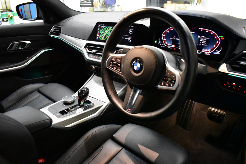BMW 3シリーズ M340i Xﾄﾞﾗｲﾌﾞ ｲﾉﾍﾞｰｼｮﾝP ﾋｰﾀｰ付ﾌﾞﾗｯｸﾚｻﾞｰ ACC HUD ﾚｰｻﾞｰLEDﾗｲﾄ 可変Mｻｽ 19AW Mｽﾎﾟｰﾂﾌﾞﾚｰｷ&ﾃﾞﾌ ｼﾞｪｽﾁｬｰC付ﾀｯﾁﾊﾟﾈﾙﾅﾋﾞ全周囲ｶﾒﾗ ﾊｰﾏﾝｶｰﾄﾞﾝ 側面衝突&車線変更&逸脱警告 2年保証