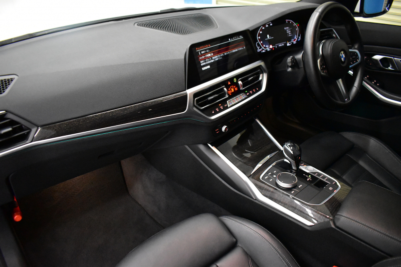 BMW 3シリーズ 320d Xﾄﾞﾗｲﾌﾞ ﾂｰﾘﾝｸﾞ Mｽﾎﾟｰﾂ 4WD ﾊｲﾗｲﾝ＆ｺﾝﾌｫｰﾄP ﾌﾙｾｸﾞTV 19AW Pｱｼｽﾄﾌﾟﾗｽ 3Dﾋﾞｭｰ全周囲ｶﾒﾗ ﾋｰﾀｰ付黒革 BMWﾗｲﾌﾞｺｯｸﾋﾟｯﾄ ｱｯﾌﾟﾙｶｰﾌﾟﾚｲ  ACC LEDﾍｯﾄﾞﾗｲﾄ 車線変更&逸脱&歩行者警告 2年保証