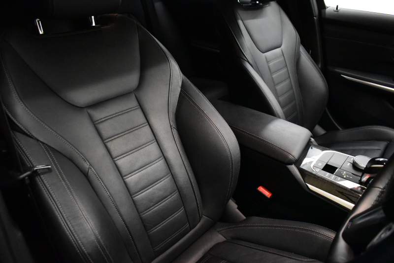 BMW 3シリーズ 320d Xﾄﾞﾗｲﾌﾞ ﾂｰﾘﾝｸﾞ Mｽﾎﾟｰﾂ 4WD ﾊｲﾗｲﾝ＆ｺﾝﾌｫｰﾄP ﾌﾙｾｸﾞTV 19AW Pｱｼｽﾄﾌﾟﾗｽ 3Dﾋﾞｭｰ全周囲ｶﾒﾗ ﾋｰﾀｰ付黒革 BMWﾗｲﾌﾞｺｯｸﾋﾟｯﾄ ｱｯﾌﾟﾙｶｰﾌﾟﾚｲ  ACC LEDﾍｯﾄﾞﾗｲﾄ 車線変更&逸脱&歩行者警告 2年保証