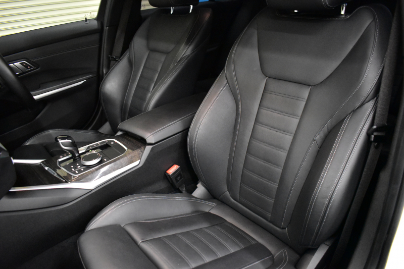 BMW 3シリーズ 320d Xﾄﾞﾗｲﾌﾞ ﾂｰﾘﾝｸﾞ Mｽﾎﾟｰﾂ 4WD ﾊｲﾗｲﾝ＆ｺﾝﾌｫｰﾄP ﾌﾙｾｸﾞTV 19AW Pｱｼｽﾄﾌﾟﾗｽ 3Dﾋﾞｭｰ全周囲ｶﾒﾗ ﾋｰﾀｰ付黒革 BMWﾗｲﾌﾞｺｯｸﾋﾟｯﾄ ｱｯﾌﾟﾙｶｰﾌﾟﾚｲ  ACC LEDﾍｯﾄﾞﾗｲﾄ 車線変更&逸脱&歩行者警告 2年保証