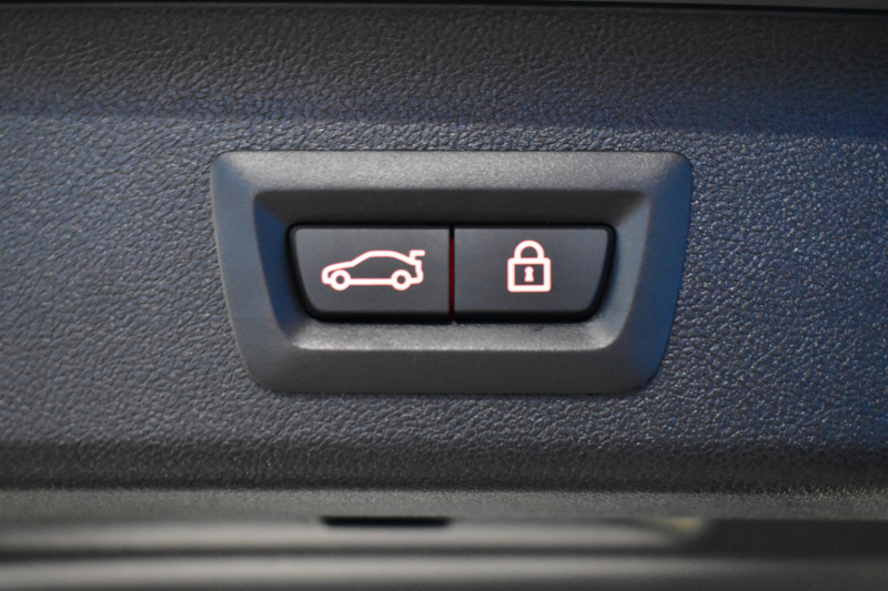 BMW 5シリーズ 540i Xﾄﾞﾗｲﾌﾞﾂｰﾘﾝｸﾞ Mｽﾎﾟｰﾂ 4WD ｺﾝﾌｫｰﾄ&ｾﾚｸﾄP ﾗｲﾌﾞｺｯｸﾋﾟｯﾄ ﾊﾟﾉﾗﾏｻﾝﾙｰﾌ harman/kardon Fﾍﾞﾝﾁﾚｰｼｮﾝ&ﾏｯｻｰｼﾞ全席ﾋｰﾀｰ付黒革 Mｽﾎﾟｰﾂﾌﾞﾚｰｷ LEDﾍｯﾄﾞﾗｲﾄ 液晶ﾒｰﾀｰ ACC HUD LCW 全周囲ｶﾒﾗ ﾌﾙｾｸﾞ 2年保証