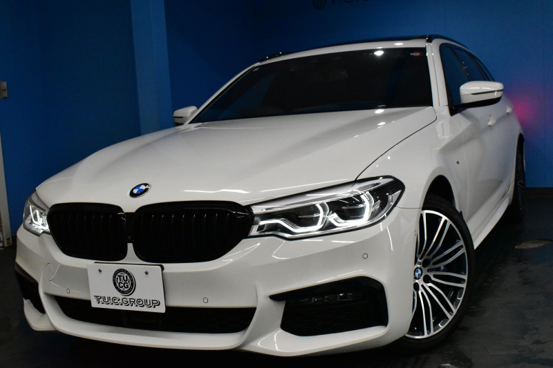 BMW 5シリーズ 540i Xﾄﾞﾗｲﾌﾞﾂｰﾘﾝｸﾞ Mｽﾎﾟｰﾂ 4WD ｺﾝﾌｫｰﾄ&ｾﾚｸﾄP ﾗｲﾌﾞｺｯｸﾋﾟｯﾄ ﾊﾟﾉﾗﾏｻﾝﾙｰﾌ harman/kardon Fﾍﾞﾝﾁﾚｰｼｮﾝ&ﾏｯｻｰｼﾞ全席ﾋｰﾀｰ付黒革 Mｽﾎﾟｰﾂﾌﾞﾚｰｷ LEDﾍｯﾄﾞﾗｲﾄ 液晶ﾒｰﾀｰ ACC HUD LCW 全周囲ｶﾒﾗ ﾌﾙｾｸﾞ 2年保証
