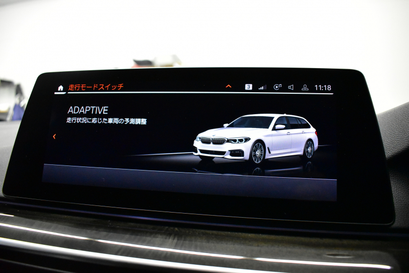 BMW 5シリーズ 540i Xﾄﾞﾗｲﾌﾞﾂｰﾘﾝｸﾞ Mｽﾎﾟｰﾂ 4WD ｺﾝﾌｫｰﾄ&ｾﾚｸﾄP ﾗｲﾌﾞｺｯｸﾋﾟｯﾄ ﾊﾟﾉﾗﾏｻﾝﾙｰﾌ harman/kardon Fﾍﾞﾝﾁﾚｰｼｮﾝ&ﾏｯｻｰｼﾞ全席ﾋｰﾀｰ付黒革 Mｽﾎﾟｰﾂﾌﾞﾚｰｷ LEDﾍｯﾄﾞﾗｲﾄ 液晶ﾒｰﾀｰ ACC HUD LCW 全周囲ｶﾒﾗ ﾌﾙｾｸﾞ 2年保証