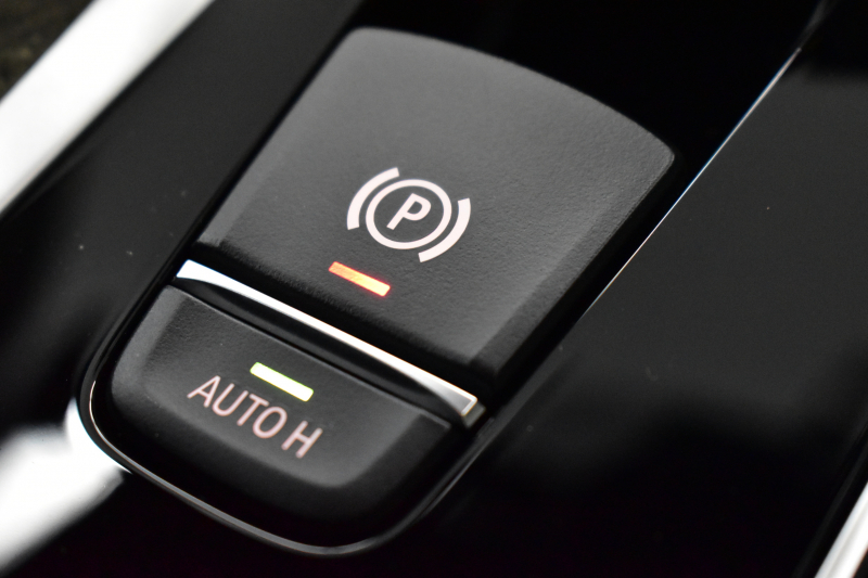 BMW 5シリーズ 540i Xﾄﾞﾗｲﾌﾞﾂｰﾘﾝｸﾞ Mｽﾎﾟｰﾂ 4WD ｺﾝﾌｫｰﾄ&ｾﾚｸﾄP ﾗｲﾌﾞｺｯｸﾋﾟｯﾄ ﾊﾟﾉﾗﾏｻﾝﾙｰﾌ harman/kardon Fﾍﾞﾝﾁﾚｰｼｮﾝ&ﾏｯｻｰｼﾞ全席ﾋｰﾀｰ付黒革 Mｽﾎﾟｰﾂﾌﾞﾚｰｷ LEDﾍｯﾄﾞﾗｲﾄ 液晶ﾒｰﾀｰ ACC HUD LCW 全周囲ｶﾒﾗ ﾌﾙｾｸﾞ 2年保証