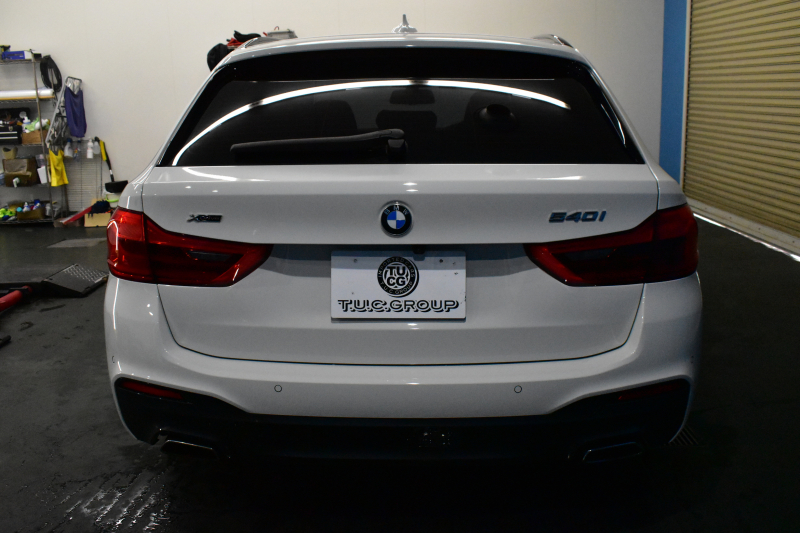 BMW 5シリーズ 540i Xﾄﾞﾗｲﾌﾞﾂｰﾘﾝｸﾞ Mｽﾎﾟｰﾂ 4WD ｺﾝﾌｫｰﾄ&ｾﾚｸﾄP ﾗｲﾌﾞｺｯｸﾋﾟｯﾄ ﾊﾟﾉﾗﾏｻﾝﾙｰﾌ harman/kardon Fﾍﾞﾝﾁﾚｰｼｮﾝ&ﾏｯｻｰｼﾞ全席ﾋｰﾀｰ付黒革 Mｽﾎﾟｰﾂﾌﾞﾚｰｷ LEDﾍｯﾄﾞﾗｲﾄ 液晶ﾒｰﾀｰ ACC HUD LCW 全周囲ｶﾒﾗ ﾌﾙｾｸﾞ 2年保証