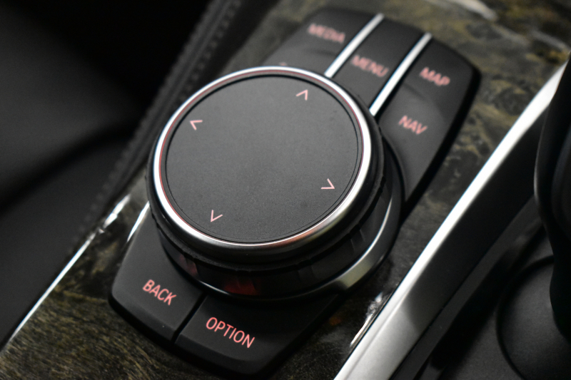 BMW 5シリーズ 540i Xﾄﾞﾗｲﾌﾞﾂｰﾘﾝｸﾞ Mｽﾎﾟｰﾂ 4WD ｺﾝﾌｫｰﾄ&ｾﾚｸﾄP ﾗｲﾌﾞｺｯｸﾋﾟｯﾄ ﾊﾟﾉﾗﾏｻﾝﾙｰﾌ harman/kardon Fﾍﾞﾝﾁﾚｰｼｮﾝ&ﾏｯｻｰｼﾞ全席ﾋｰﾀｰ付黒革 Mｽﾎﾟｰﾂﾌﾞﾚｰｷ LEDﾍｯﾄﾞﾗｲﾄ 液晶ﾒｰﾀｰ ACC HUD LCW 全周囲ｶﾒﾗ ﾌﾙｾｸﾞ 2年保証