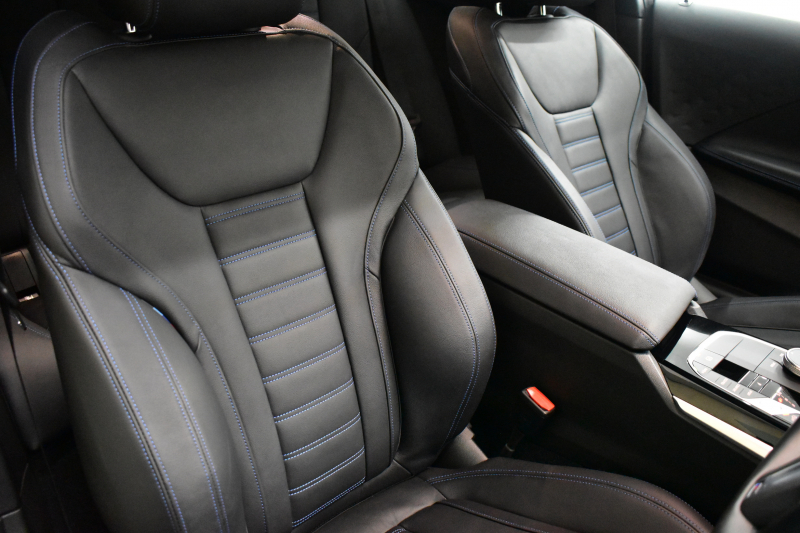 BMW 2シリーズ M240iXﾄﾞﾗｲﾌﾞ ｸｰﾍﾟ 新車保証R7年10月迄  ｶｰﾌﾞﾄﾞﾃﾞｨｽﾌﾟﾚｲ 1ｵｰﾅｰ ﾊｲﾗｲﾝP 4WD ﾋｰﾀｰ付黒革 Mｽﾎﾟｰﾂﾌﾞﾚｰｷ&ﾃﾞﾌ ACC HUD BMWﾗｲﾌﾞｺｯｸﾋﾟｯﾄ ﾅﾋﾞ全周囲ｶﾒﾗ ｱｯﾌﾟﾙｶｰﾌﾟﾚｲ LEDﾍｯﾄﾞﾗｲﾄ 19AW 2年保証